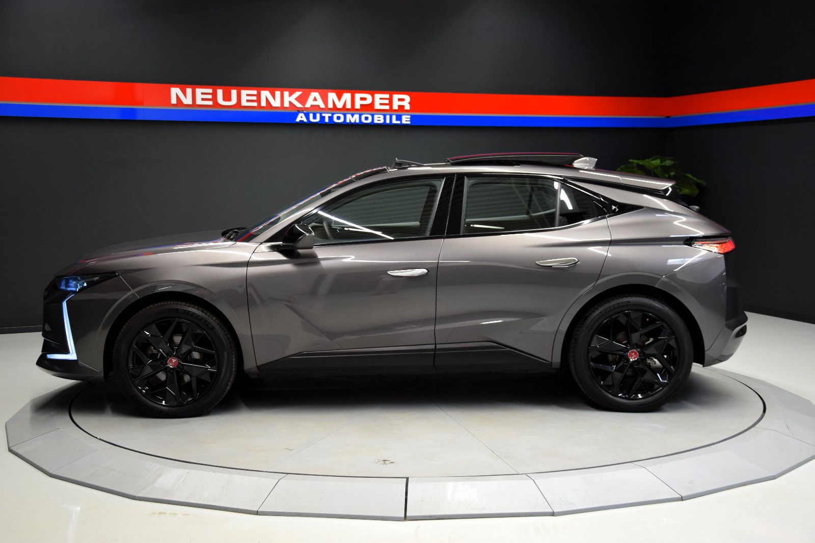 Fahrzeugabbildung DS Automobiles DS4 Performance Line Pano Sitzheizung