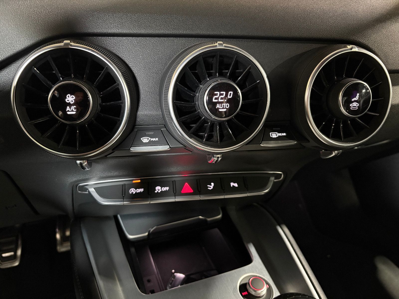 Fahrzeugabbildung Audi TT Coupe 2.0 TFSI/NAVI/PDC/SHZ/TEMPOMAT/8-FACH