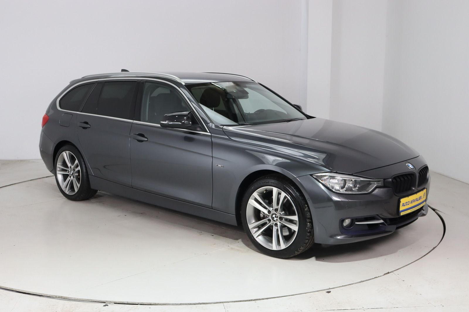 Fahrzeugabbildung BMW 330 d Touring  xDrive Sport Line