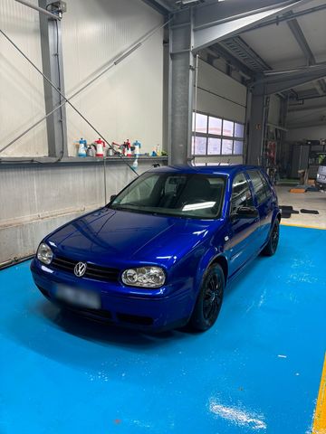 Volkswagen Golf 4 1.9tdi San Marino Blau