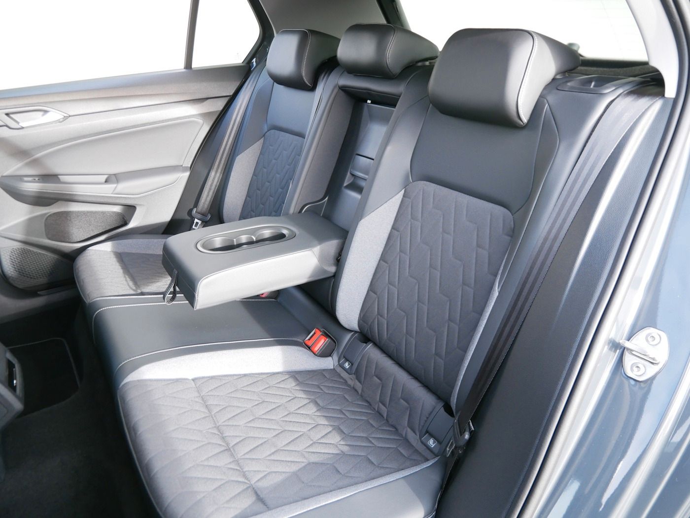 Fahrzeugabbildung Volkswagen Golf -VIII 1.5 eTSI Goal NEU43T AHK MATRIX Kamer