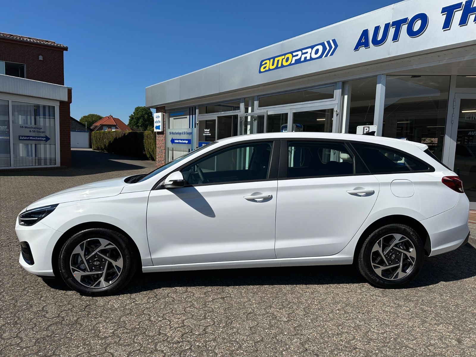 Fahrzeugabbildung Hyundai i30 Kombi 1.0 T-GDI DCT Comfort Navi/GRA/Shzg