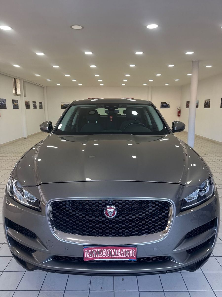 JAGUAR F-Pace