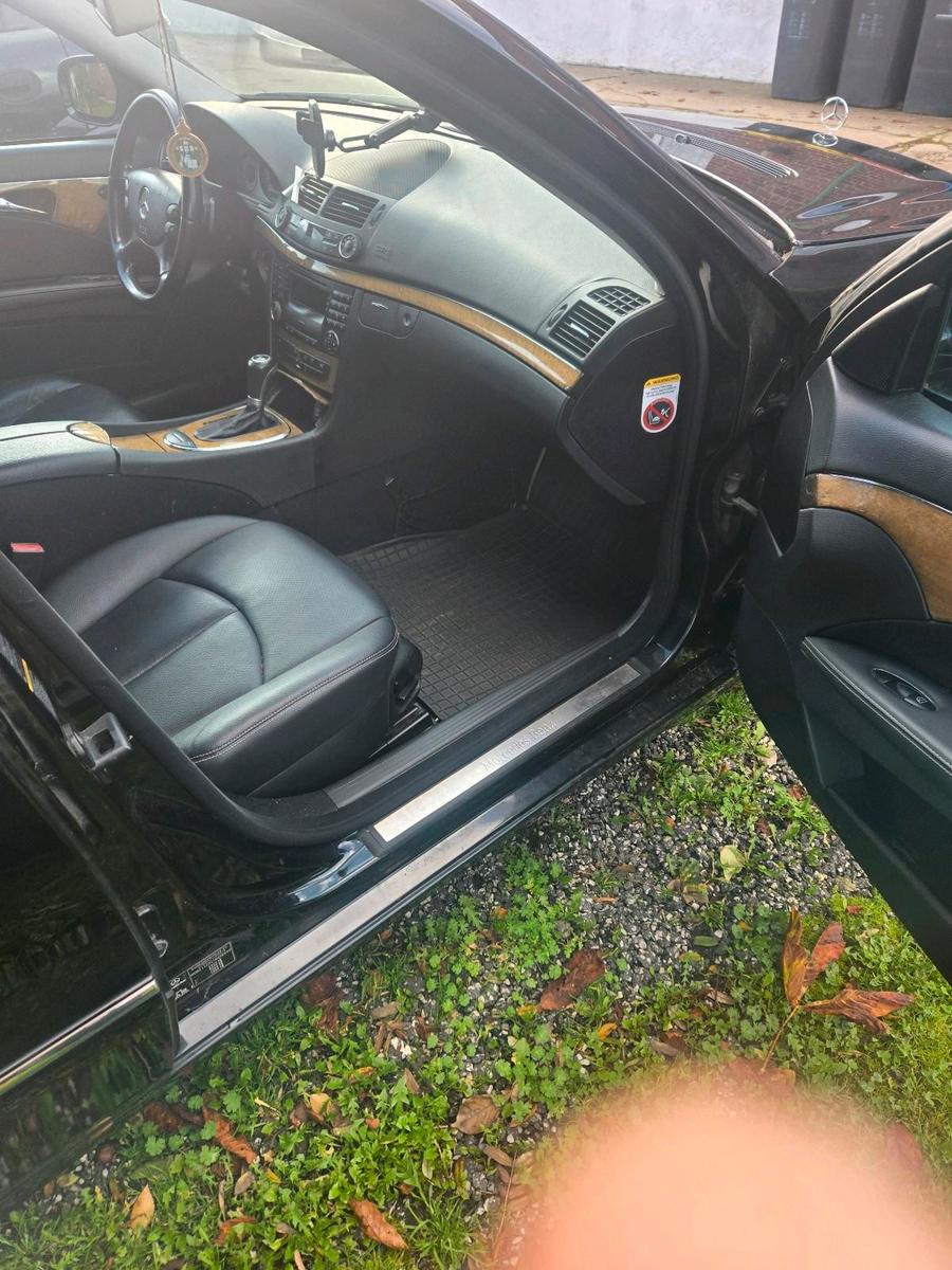 Mercedes-Benz E280 2007 — photo 12