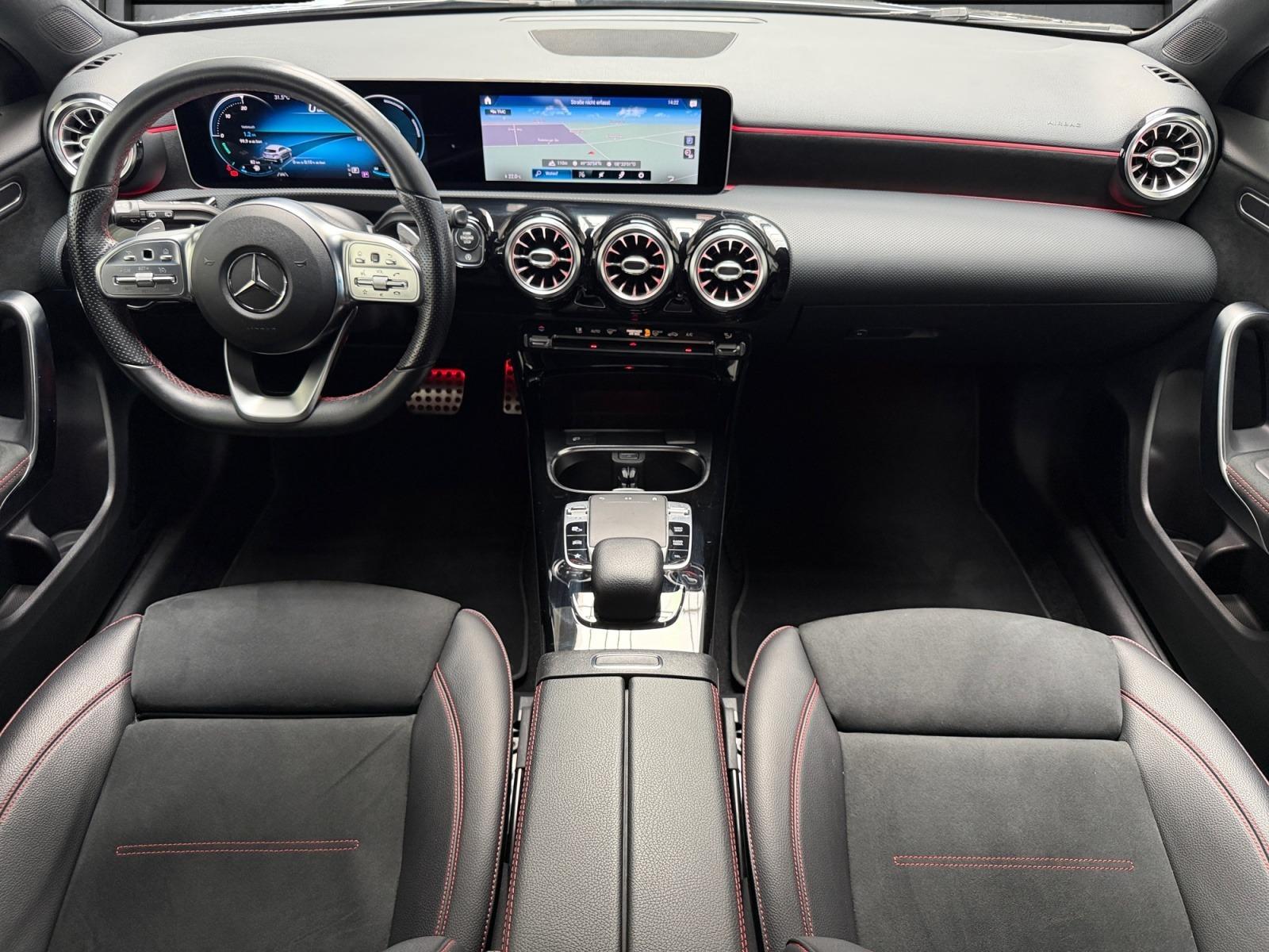 Mercedes-Benz A 220 AMG DCT+MBUX+MULTIBEAM+AKTIVPARK+KAMERA+19