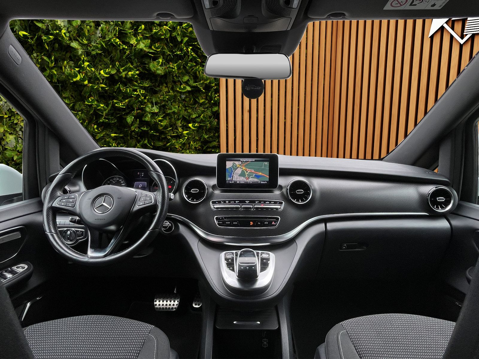Fahrzeugabbildung Mercedes-Benz V 300 d EDITION AMG-LINE*lang*AHK*LED*9G-TRONIC*