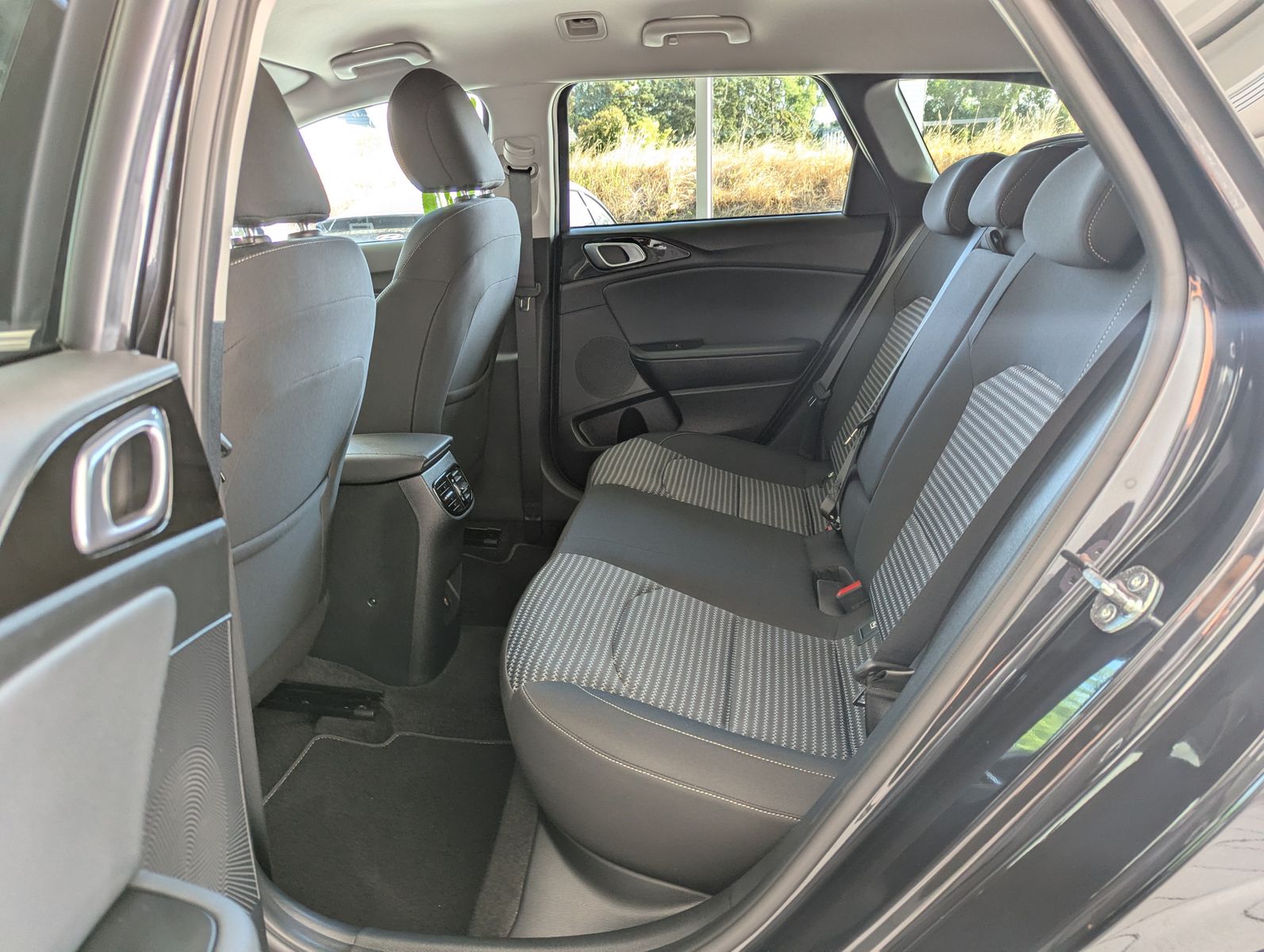Fahrzeugabbildung Kia cee'd Sportswagon 1.5 Ultim Style-Pak JBL ACC 7J