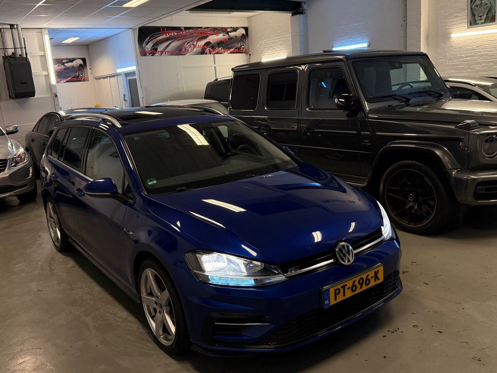 Volkswagen Golf - 1