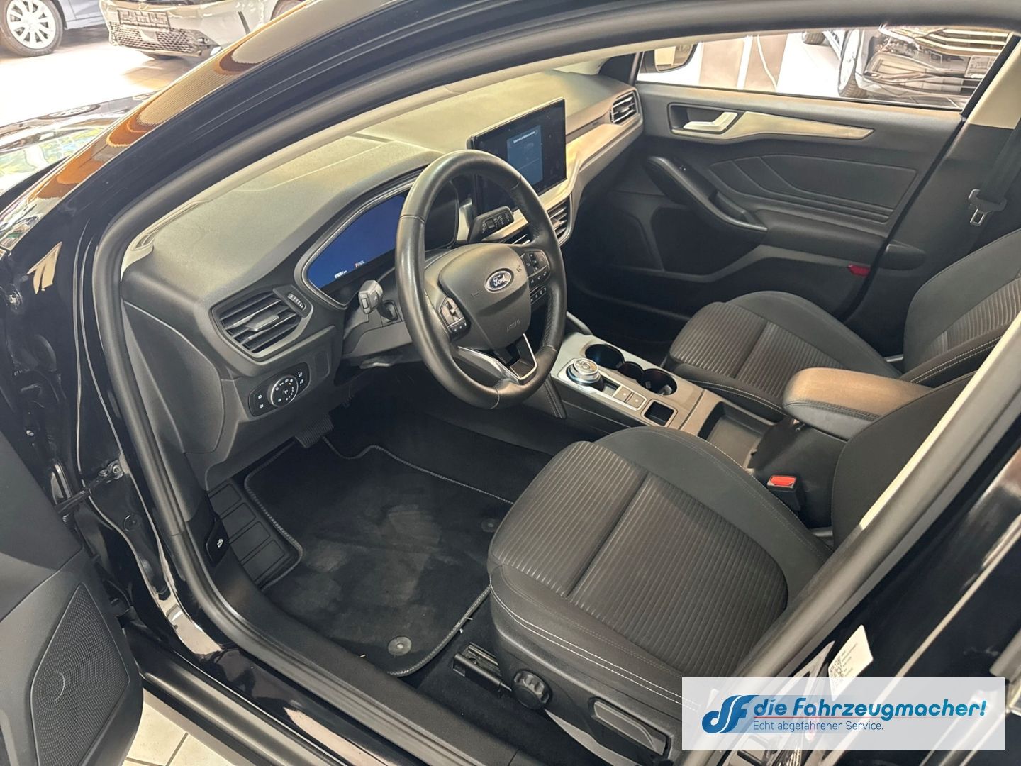Fahrzeugabbildung Ford Focus Turnier Titanium X Sportpaket Navi Digital