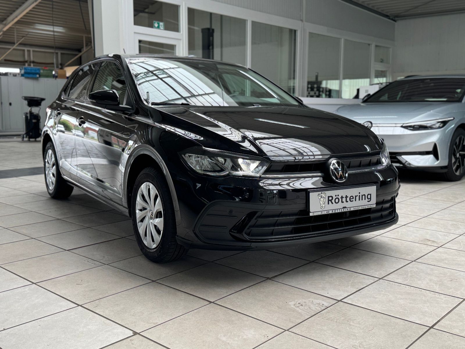 Fahrzeugabbildung Volkswagen Polo VI Life +DIG.TACHO+LED+ALLWETTER+NAVI+ACC