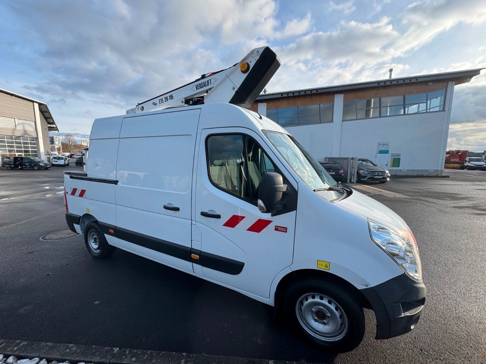 Fahrzeugabbildung Renault Master 2.3 dCi / VERSALIFT ETL-26, 11,3m