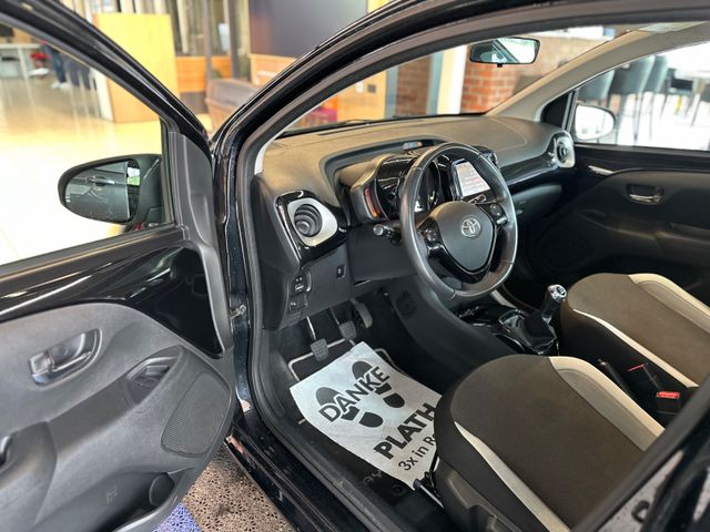 Toyota Aygo x-clusiv *Kamera*Carplay*