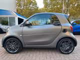 Smart fortwo BRABUS Xcl*LEDER*PANO*NAVI*SHZ*JBL*KAM* - Smart Gebrauchtwagen in Frankfurt