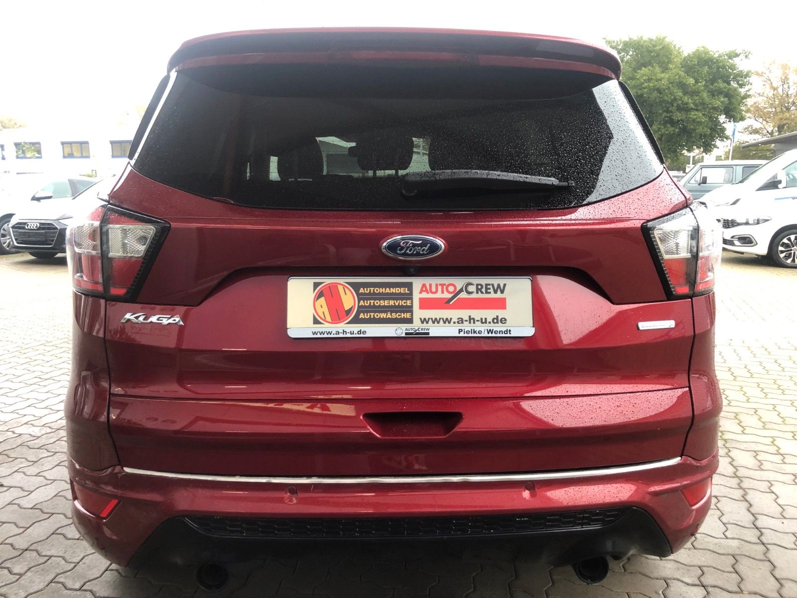 Fahrzeugabbildung Ford Kuga ST-Line 1.6 Automatik / Schiebedach