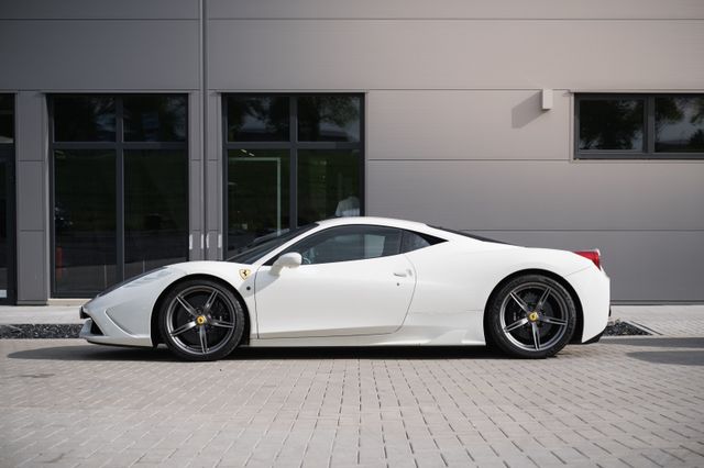 Fahrzeugabbildung Ferrari 458 Speciale, Carbonsitze, 4-Punkt,Hifi