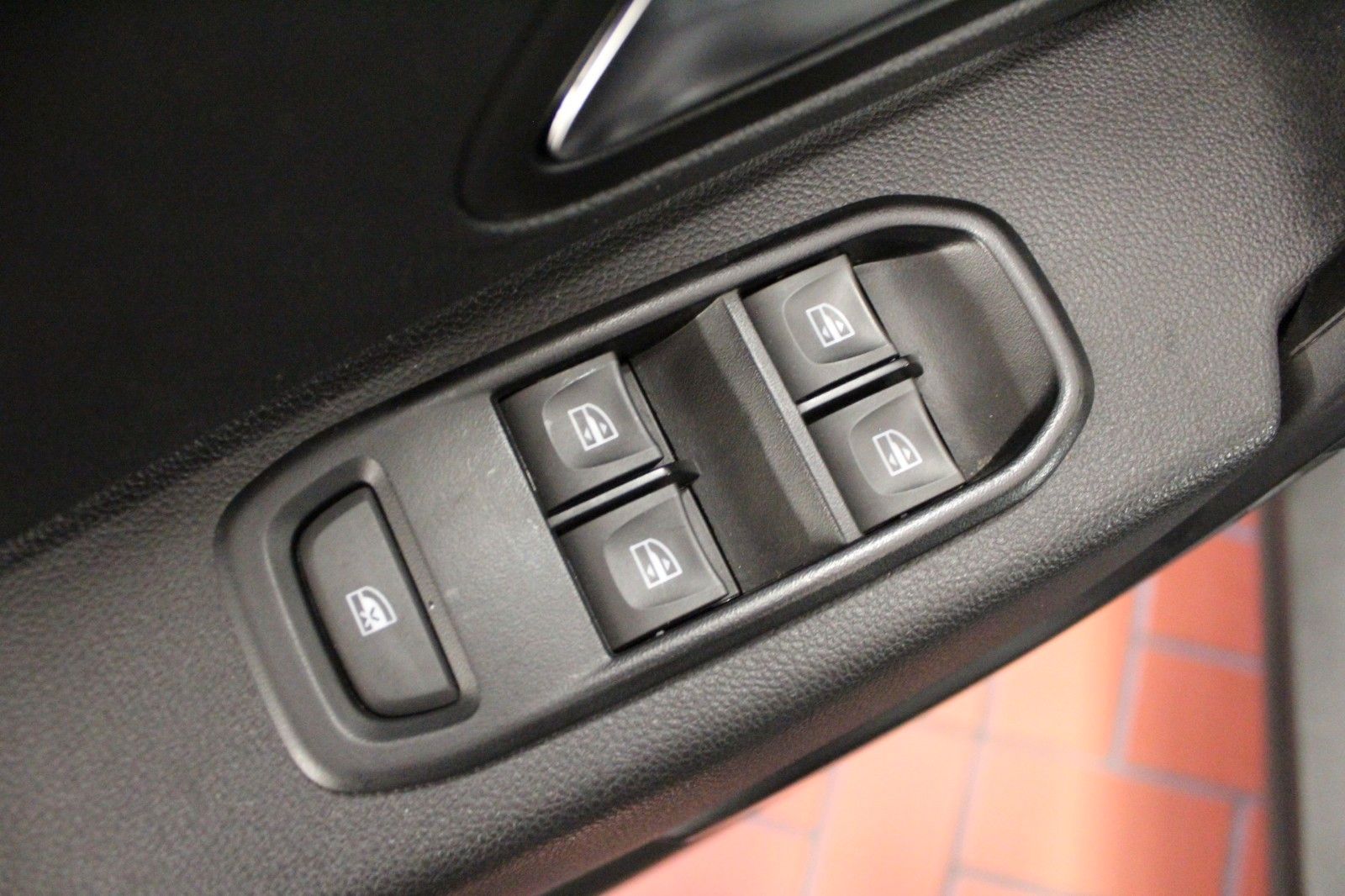 Fahrzeugabbildung Dacia Duster TCe 130 Urban 2WD *Klima*Sitzhzg*