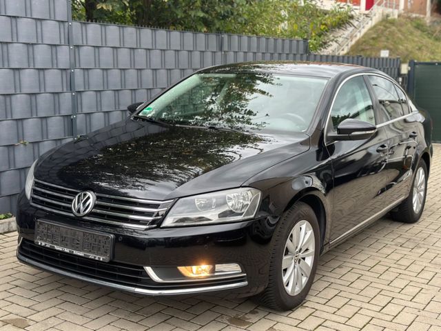 Volkswagen Passat B7 1.6 TDI Lim. Comfortline*Keyless*AHK*