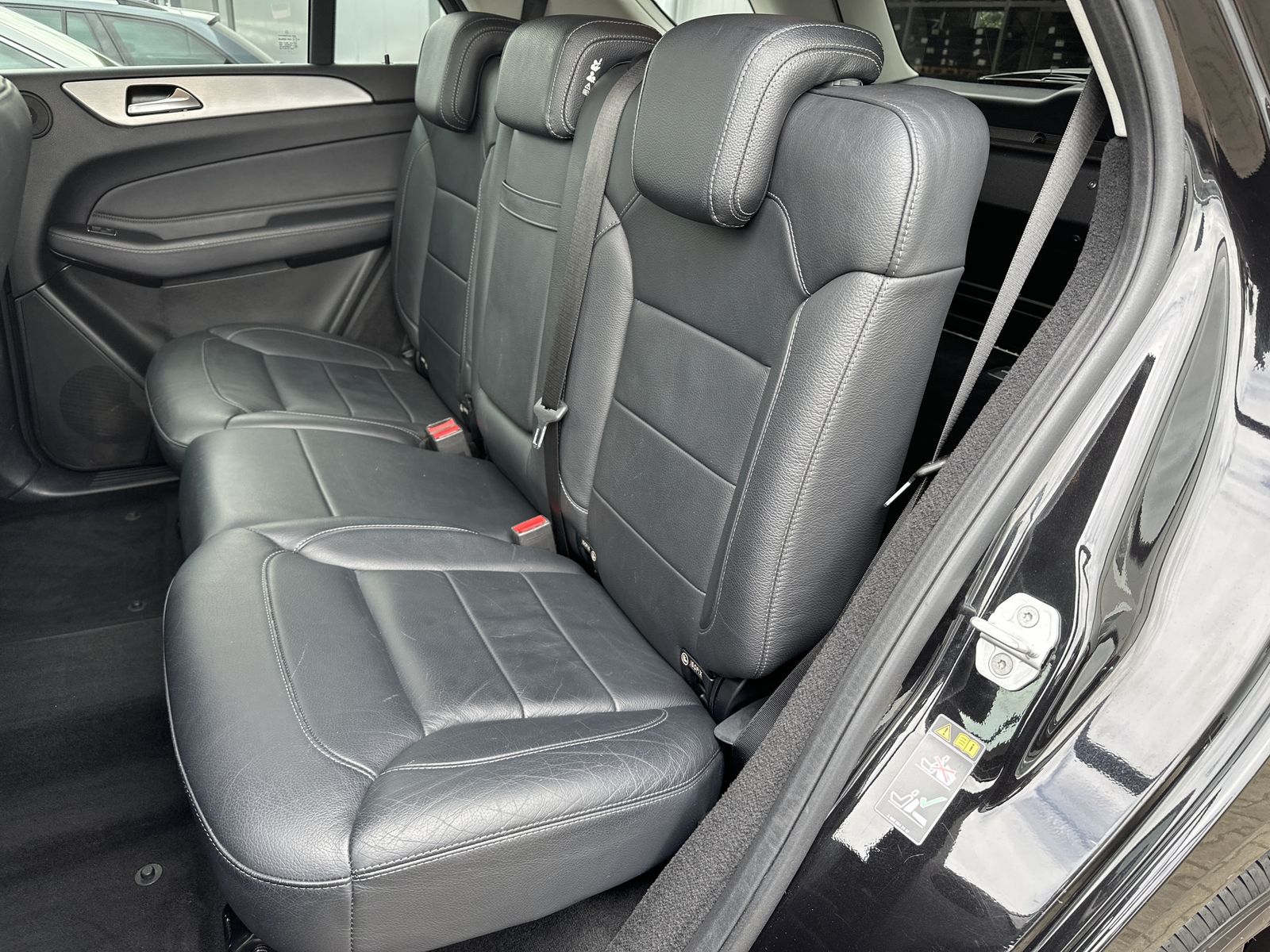 Fahrzeugabbildung Mercedes-Benz GLE 350d 4Matic 9G NAV+LED+SHZ+GLASDACH+EU6