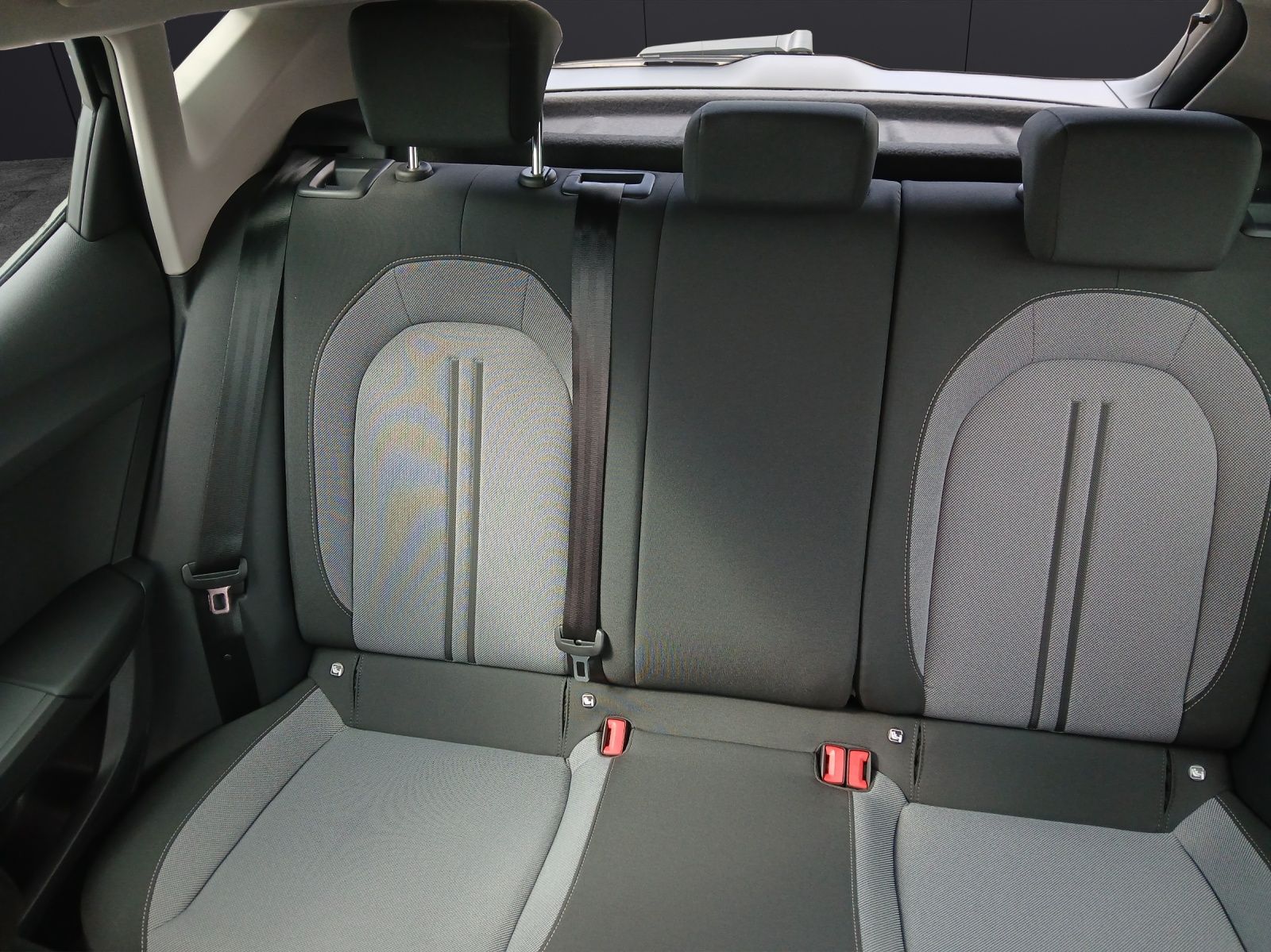 Fahrzeugabbildung SEAT Leon 1.5 eTSI Road Edition Kamera SH