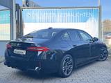 BMW 520i M Sport PANO AHK DA+ h&k Sitzklima 2,99% - schwarze BMW 520