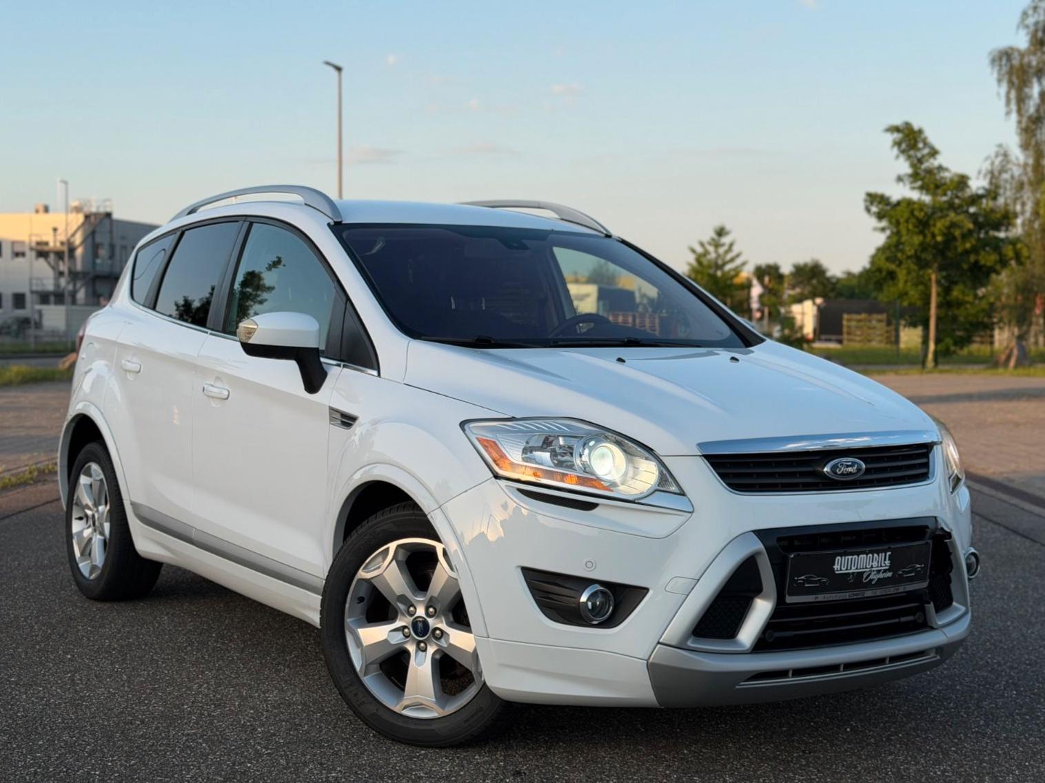 Ford Kuga Individuell 4x4 Xenon Leder SHZ Sport