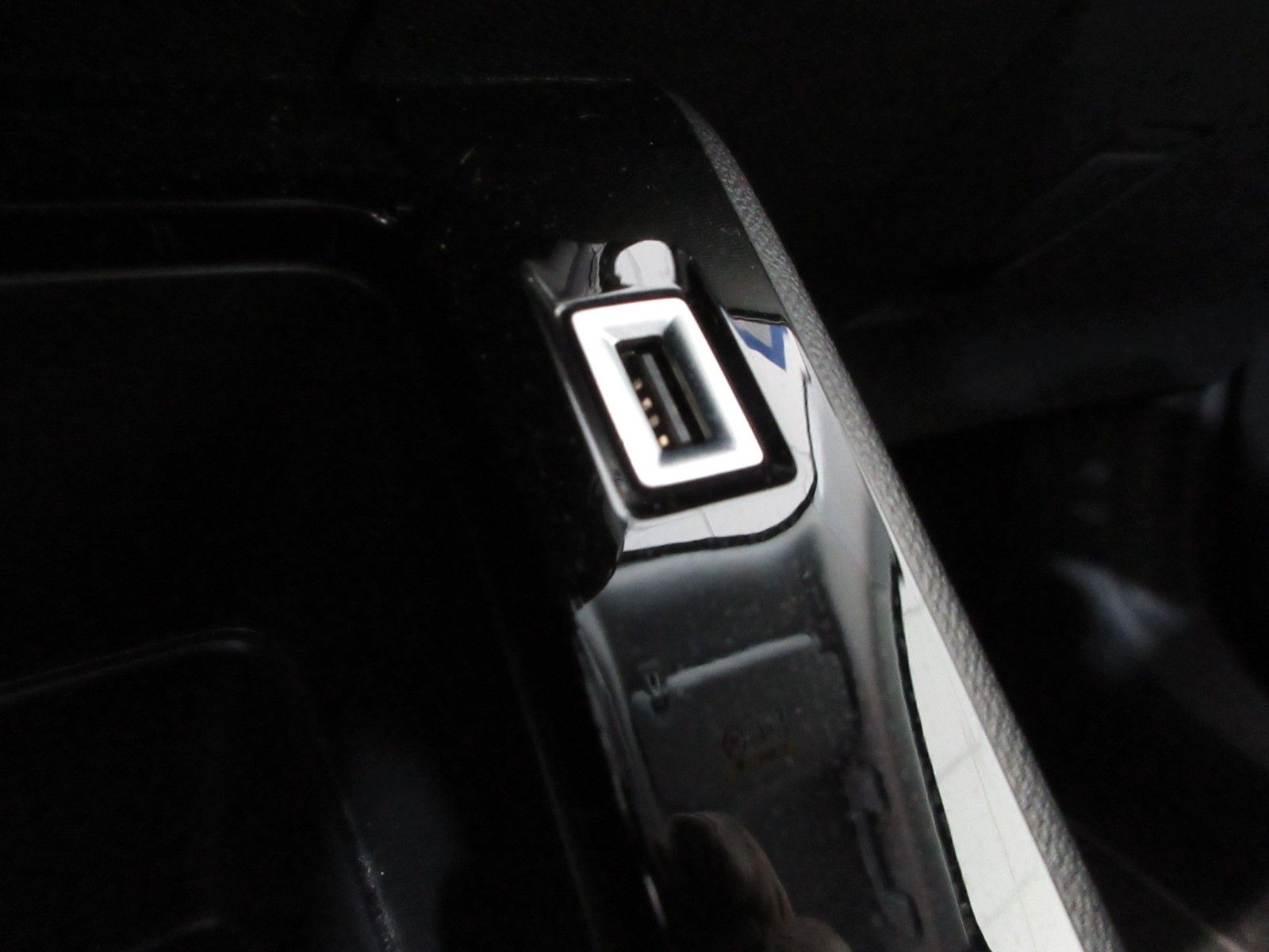 Fahrzeugabbildung Peugeot 2008 Active LED/NAVI/PDC/ALU/TEMPO
