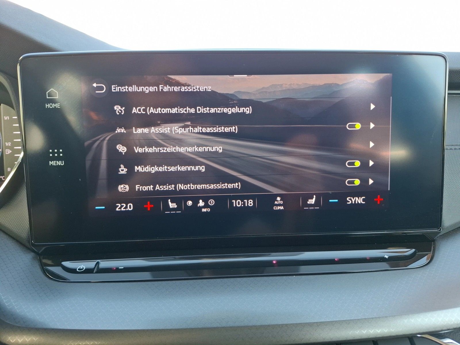 Fahrzeugabbildung SKODA Octavia Combi TDI Ambition LED Navi ACC PDC SH