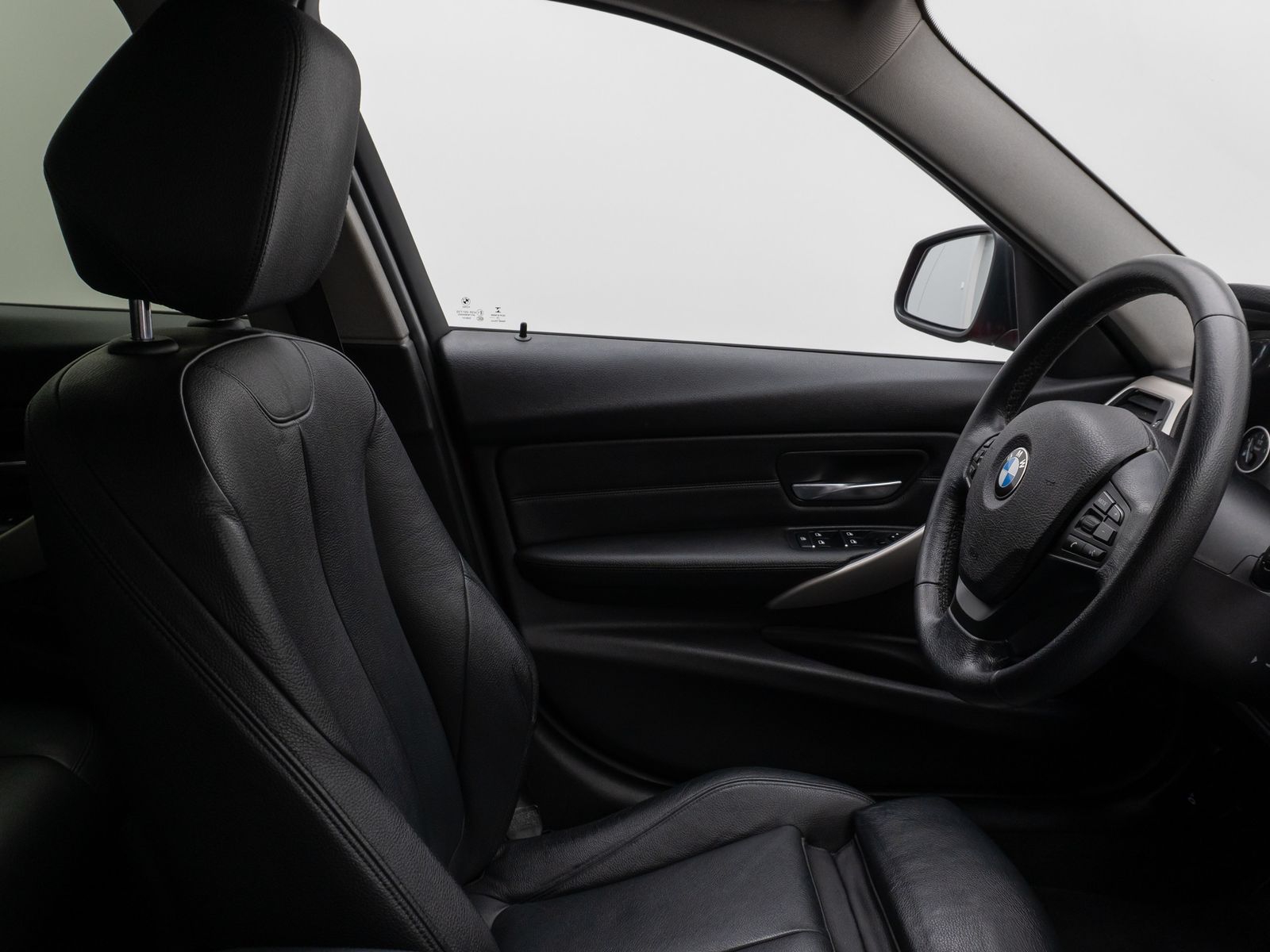 Fahrzeugabbildung BMW 320d xD Navi Lordos PDC LED Komfort AHK Sport