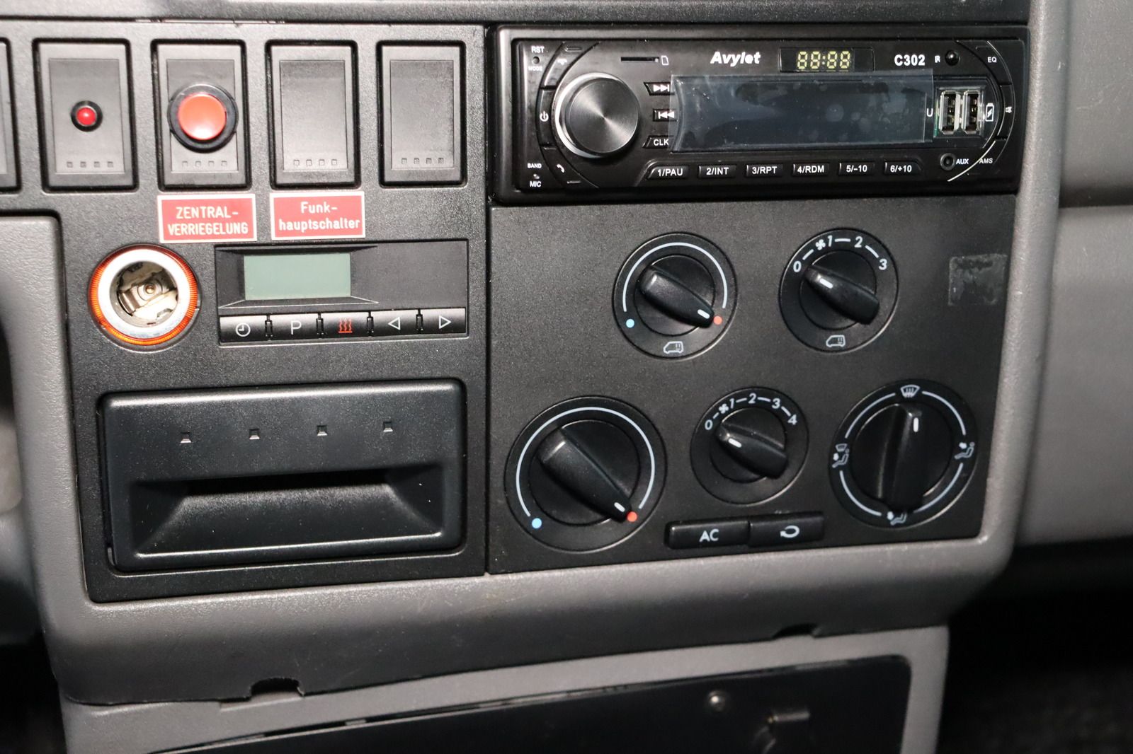 Fahrzeugabbildung Volkswagen T4 Kombi 2.5 syncro *Klima Allrad * Bett * Zelt