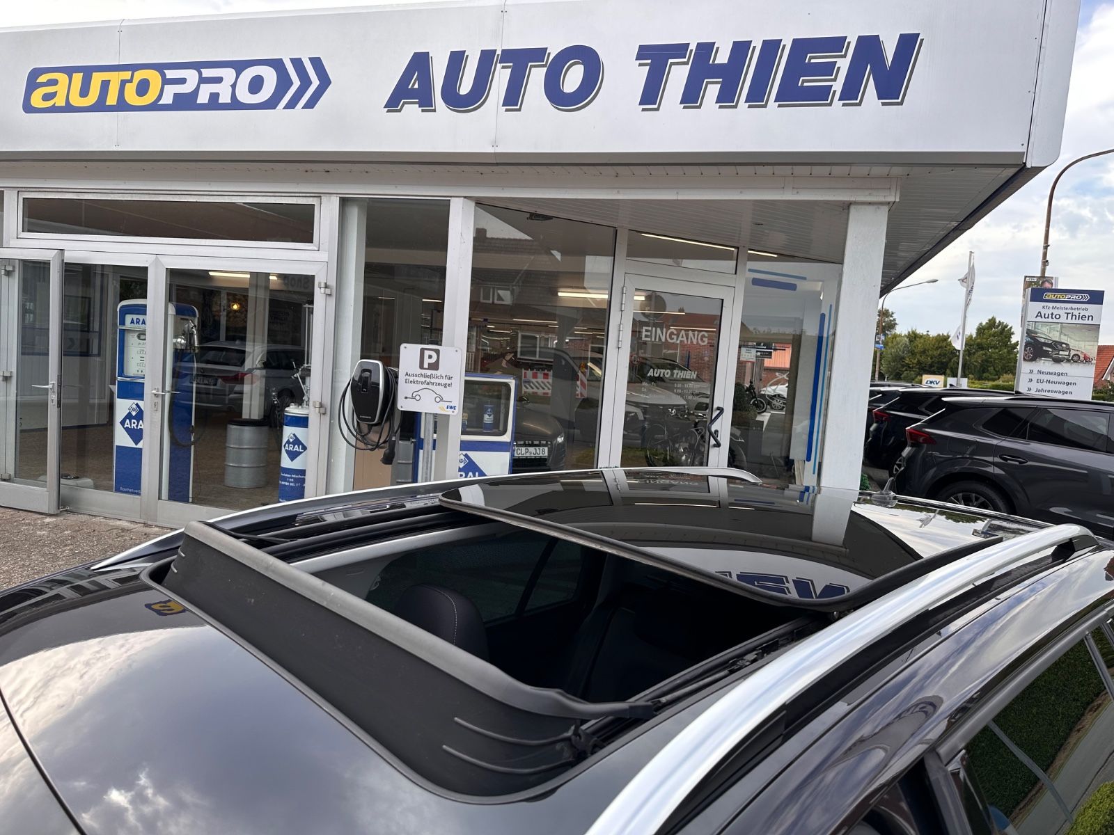 Fahrzeugabbildung Volkswagen Golf 1.5 Comfortline AHK/ACC/Pano/Navi/LED/Kamer