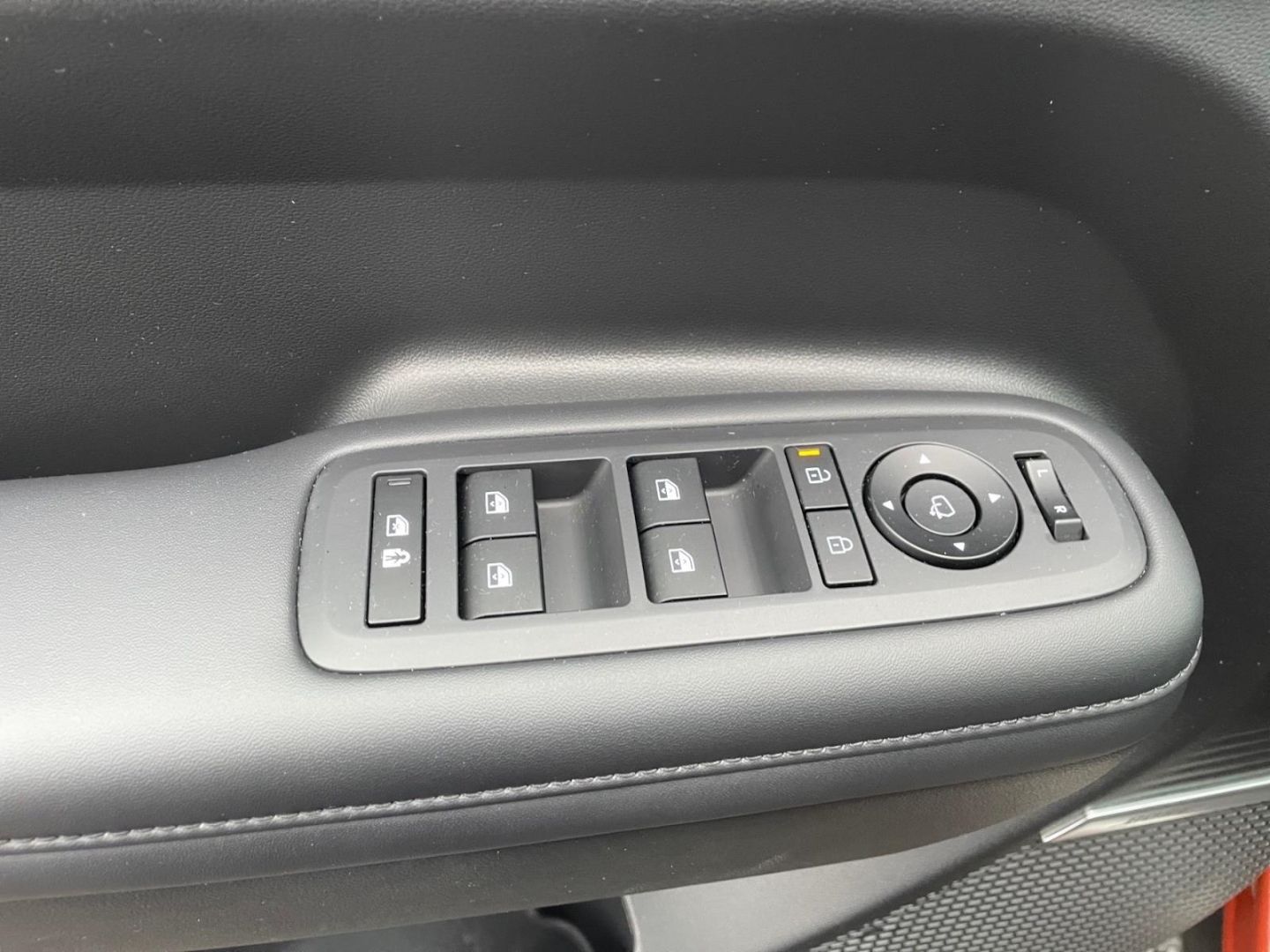 Fahrzeugabbildung Hyundai SANTA FE Hybrid (7-Sitzer) Signature Navi Kamera