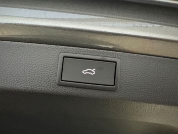 Fahrzeugverkauf 29 Skoda Karoq Sportline 1.5 AHK*Pano*19 Zoll*Matrix