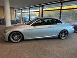 BMW 325i LCI Cabrio M-Sportpaket*2.Hand.*TOP! - silberne BMW 325