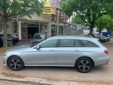 Mercedes-Benz E 220 T d*Avantgarde* - Mercedes-Benz E 220 Gebrauchtwagen in Augsburg