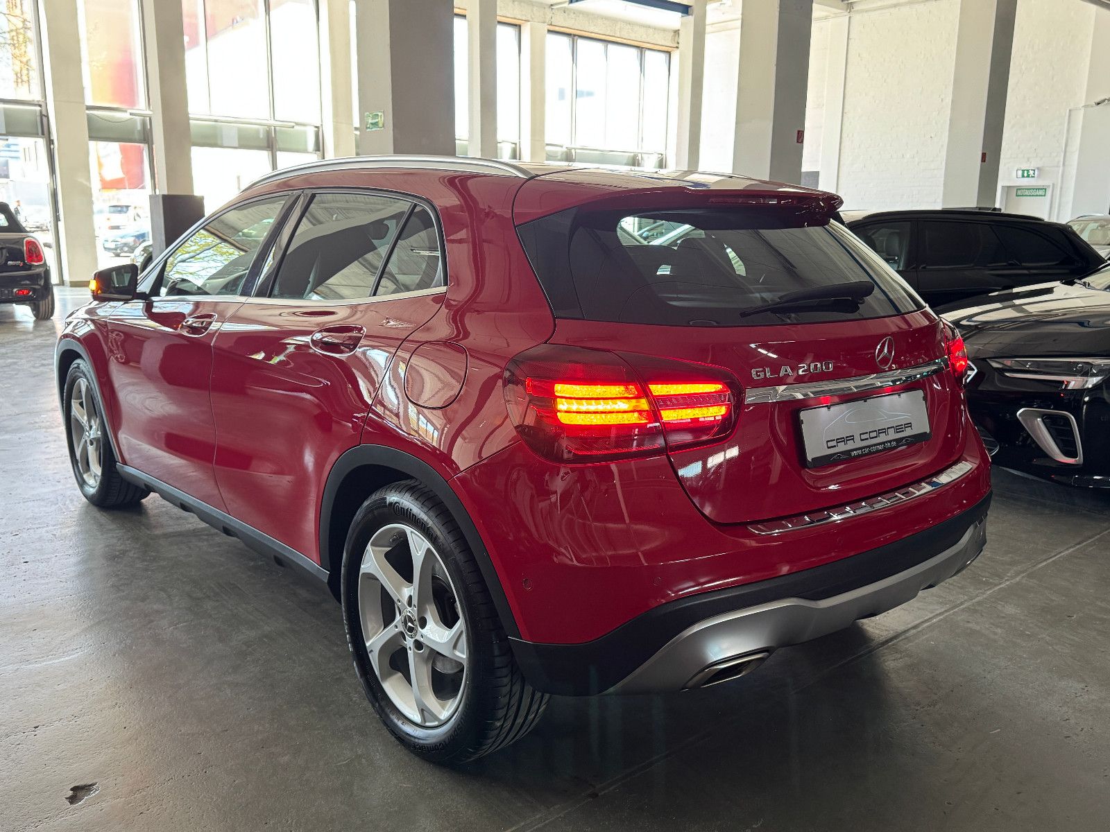 Fahrzeugabbildung Mercedes-Benz GLA 200 7G-DCT SPORTPAKET URBAN NAVI LED KAMERA