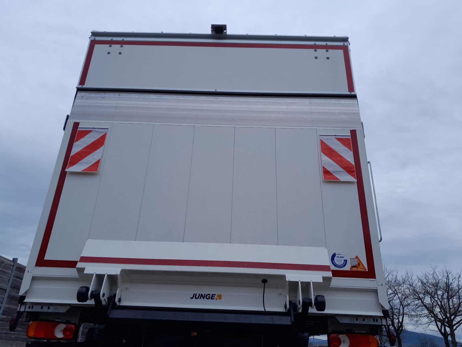 Fahrzeugabbildung DAF FA XB 230 12t Junge Curtainsider