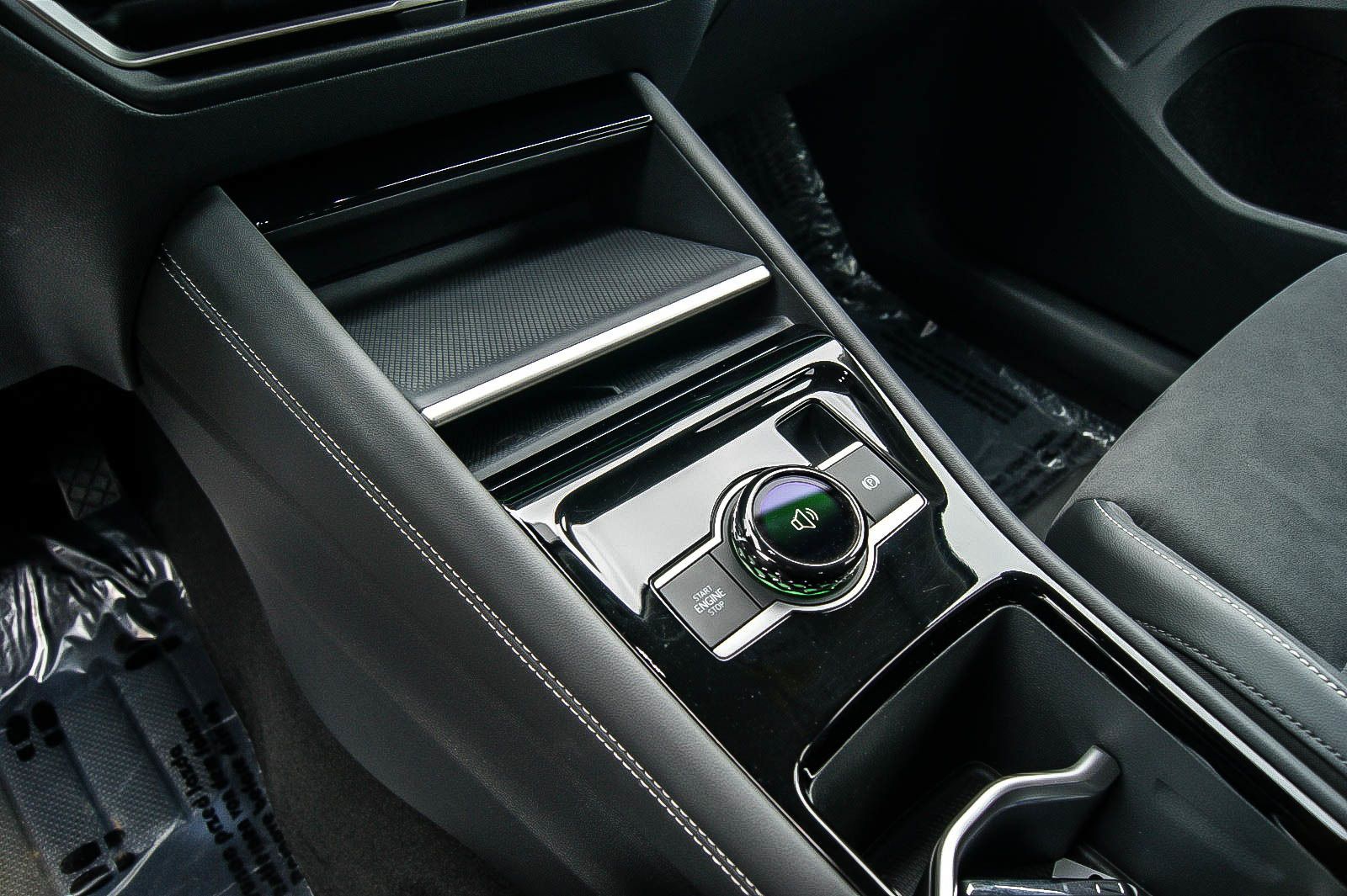 Fahrzeugabbildung Volkswagen Tiguan 1.5 eTSI 110 kW Elegance ANHZV CIPRESSINO