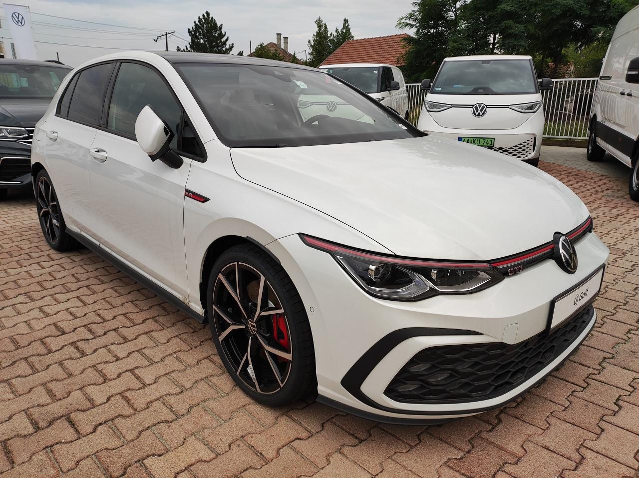 Volkswagen Golf GTI DSG ACC DCC H&K 19Z Matrix Navipro Pano