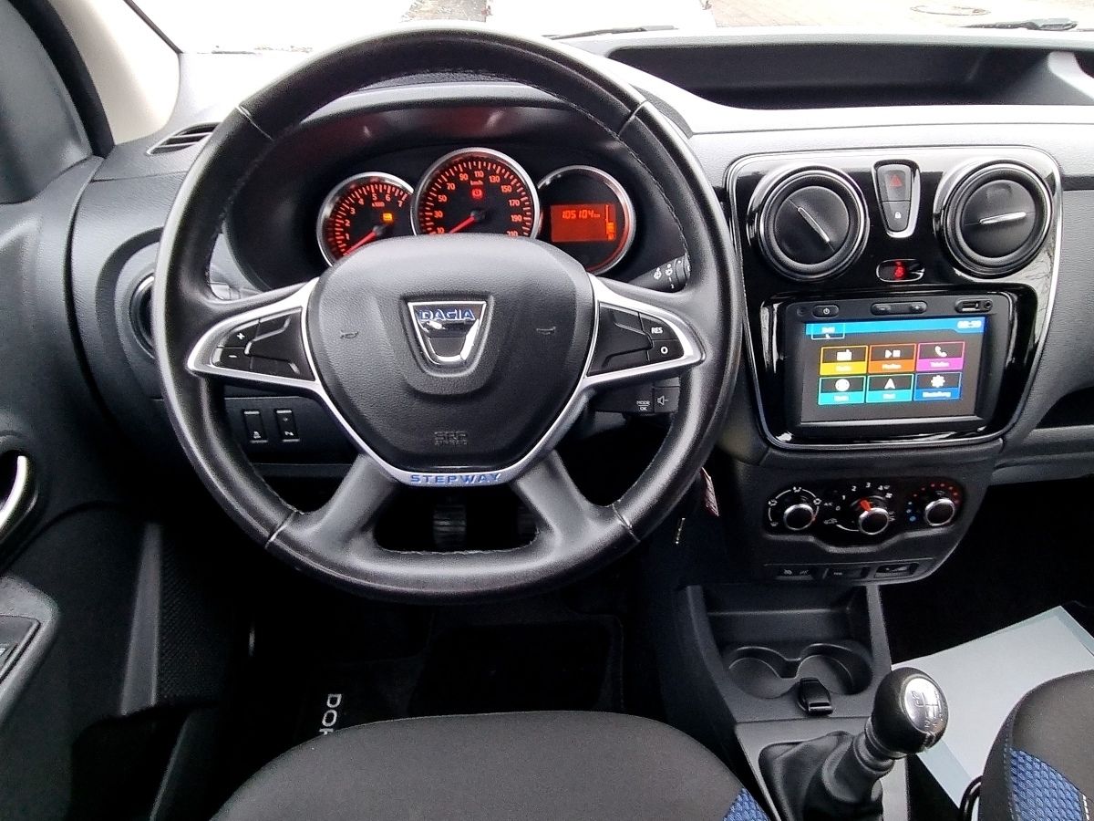 Fahrzeugabbildung Dacia Dokker Stepway Plus TCe 130