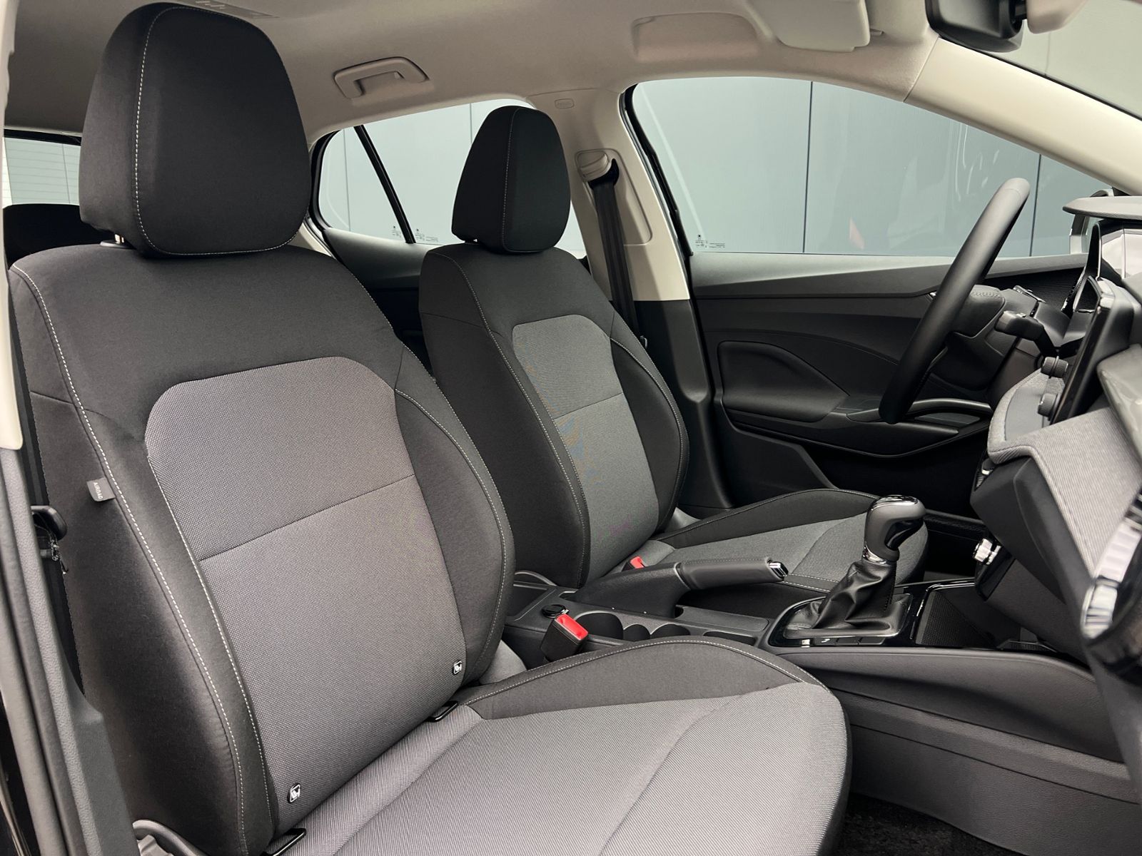 Fahrzeugabbildung SKODA Fabia Edition 130 1.0 TSI DSG *Garantie, LED, 15