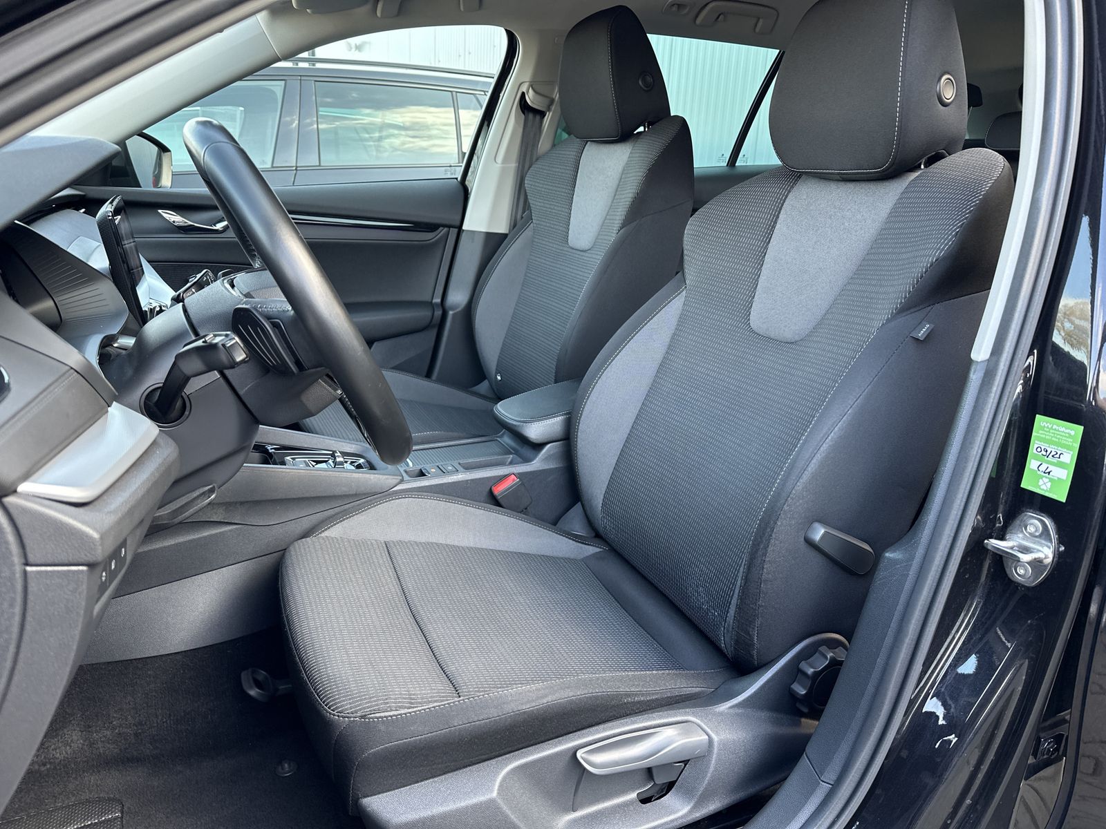 Fahrzeugabbildung SKODA Octavia Combi 2.0 TDI DSG Ambition NAV+LED+ACC