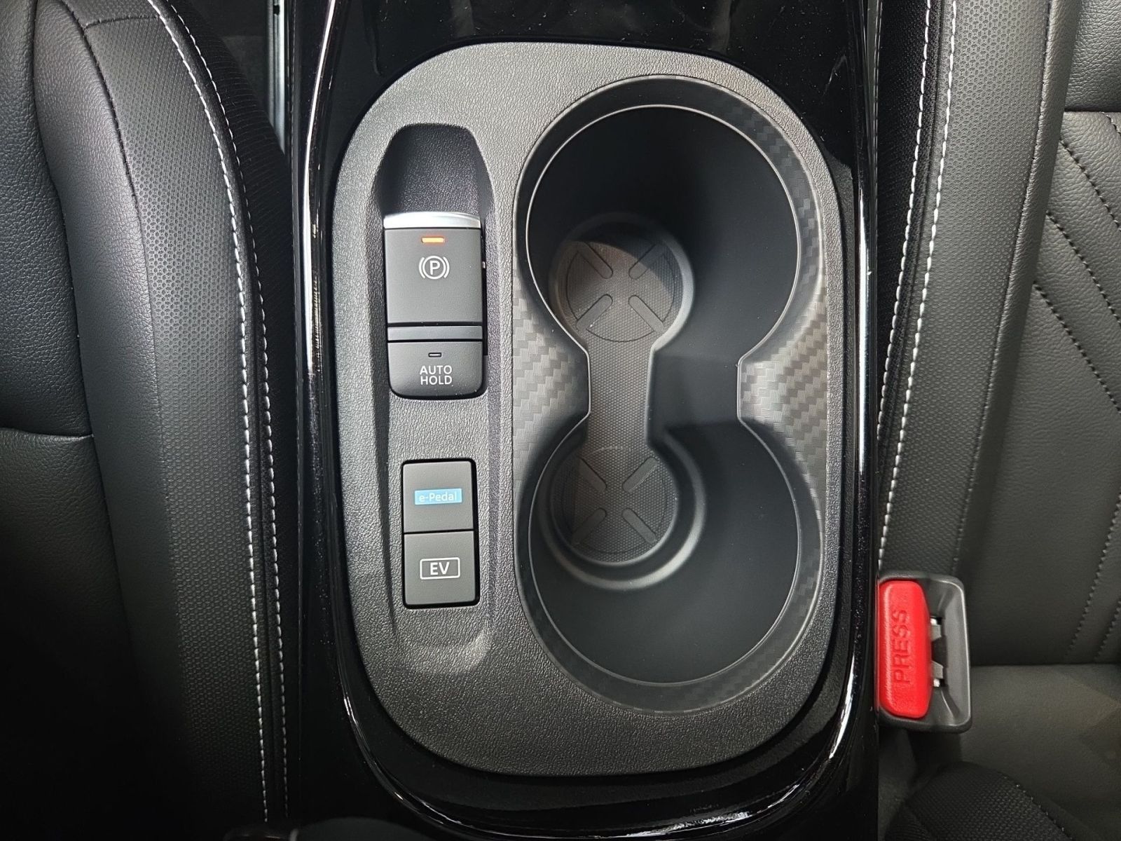 Fahrzeugabbildung Nissan Juke 1.6 Hybrid Tekna 143 PS Autom. *BOSE*FRONTS