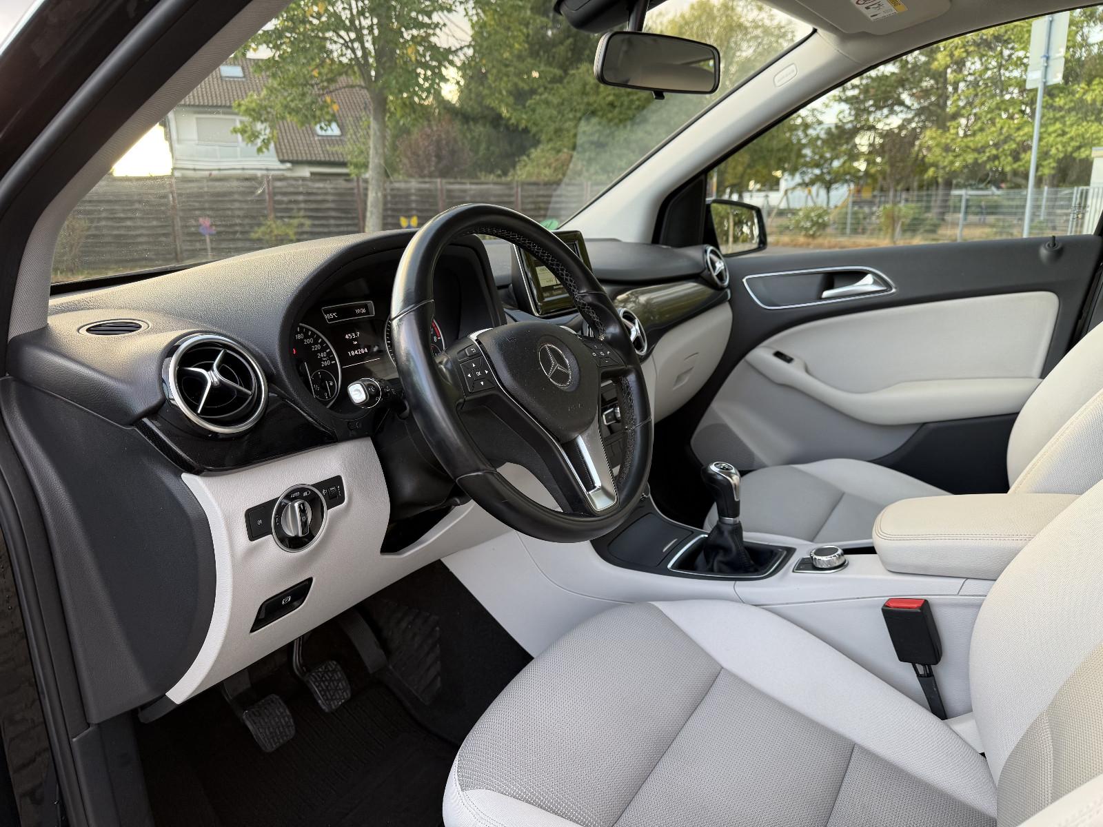 Mercedes-Benz B 200 kamera