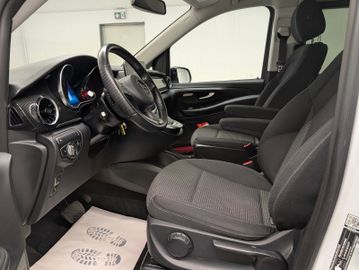 Mercedes V 220 - 10