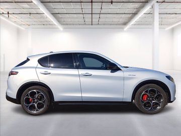 Alfa-Romeo Stelvio - 8