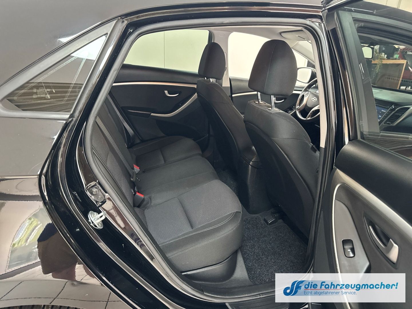 Fahrzeugabbildung Hyundai i30 Classic 1.4 CRDi DPF Alarm Berganfahrass. GA