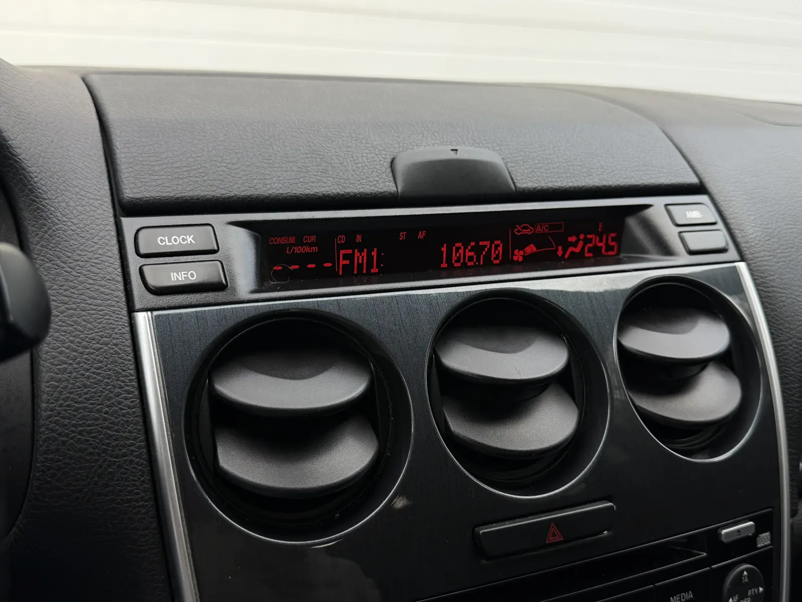 Mazda 6 2006 — photo 22