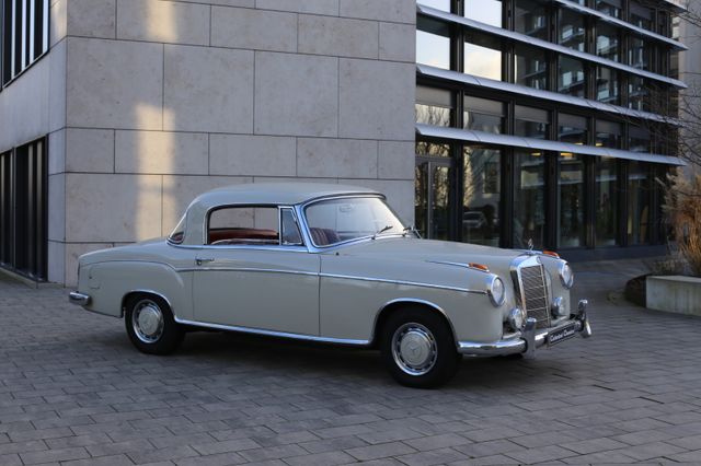 Mercedes-Benz 220 SE Ponton Coupe