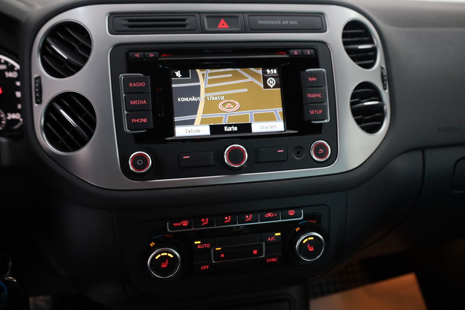 Fahrzeugabbildung Volkswagen Tiguan Life 4M Navi,SH,PDC,Park Assist,SR+WR