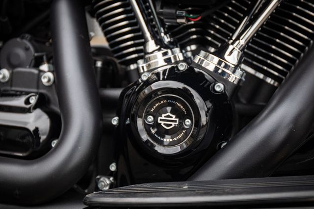 Fahrzeugabbildung Harley-Davidson ROAD KING SPECIAL 114 FLHRXS - JEKILL&HYDE -